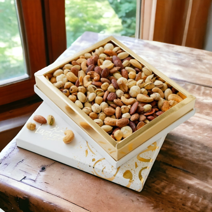 Picture of Lazizz White Box (Nuts) 500g
